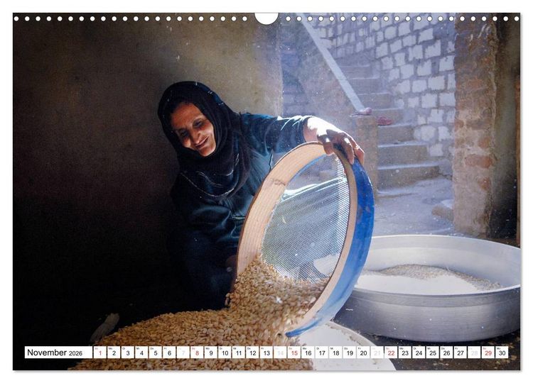 Produktbild: PORTRAITS - Frauen aus aller Welt (Wandkalender 2026 DIN A3 quer), CALVENDO Monatskalender