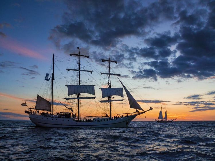 Produktbild: CALVENDO Puzzle Ein Motiv aus dem Kalender Windjammer auf der Ostsee im Abendlicht | 1000 Teile Lege-Gr&ouml;&szlig;e 64x48cm Foto-Puzzle f&uuml;r gl&uuml;ckliche Stunden
