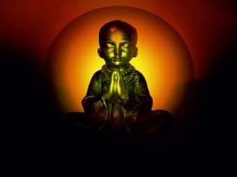 Produktbild: CALVENDO Puzzle Buddha im Gebet | 1000 Teile Lege-Gr&ouml;&szlig;e 64x48cm Foto-Puzzle f&uuml;r gl&uuml;ckliche Stunden