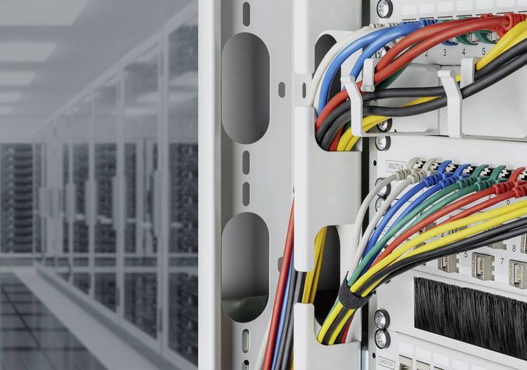 Produktbild: Digitus DK-1632-A-050S-B RJ45 Patchkabel CAT 6a F/FTP 5 m Blau Farbcodiert, Geschirmt, mehrdr&auml;htig, mit Knickschutzt&uuml;lle 1 St.