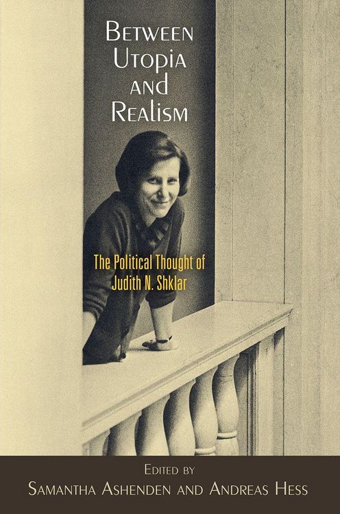 Produktbild: Between Utopia and Realism