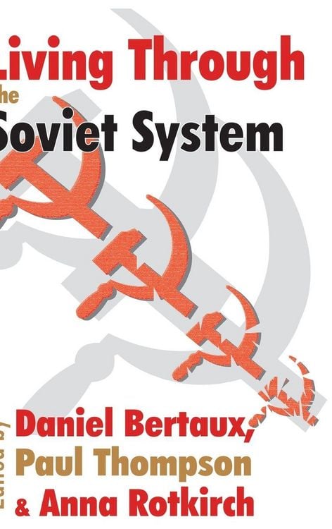 Produktbild: Living Through the Soviet System
