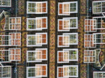 Produktbild: CALVENDO Puzzle Renaissance-Fassade am ehemaligen Pfarrhaus St. Blasius in Hann. M&uuml;nden | 1000 Teile Lege-Gr&ouml;&szlig;e 64x48cm Foto-Puzzle f&uuml;r gl&uuml;ckliche Stunden