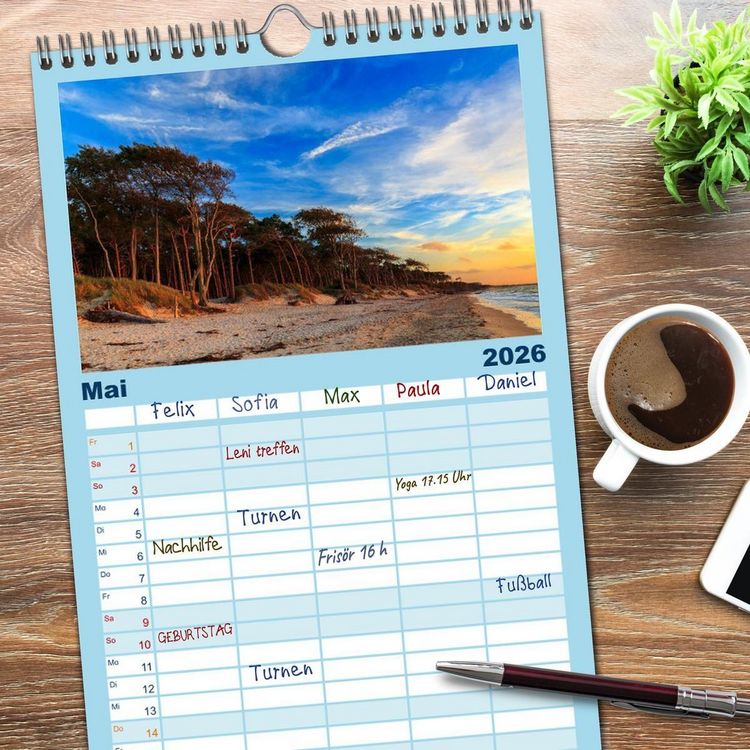 Produktbild: Familienplaner 2026 - Fischland-Dar&szlig;-Zingst Impressionen der Halbinsel mit 5 Spalten (Wandkalender, 21 x 45 cm) CALVENDO