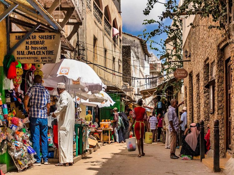 Produktbild: CALVENDO Puzzle Die Hauptstra&szlig;e in Lamu-Stadt | 1000 Teile Lege-Gr&ouml;&szlig;e 64x48cm Foto-Puzzle f&uuml;r gl&uuml;ckliche Stunden
