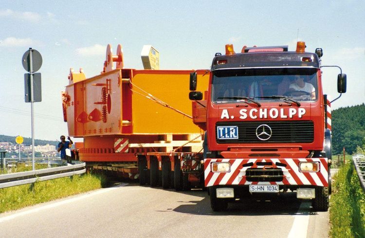 Produktbild: Schwerlastzugmaschinen unterwegs in den 1980er und 1990er Jahren