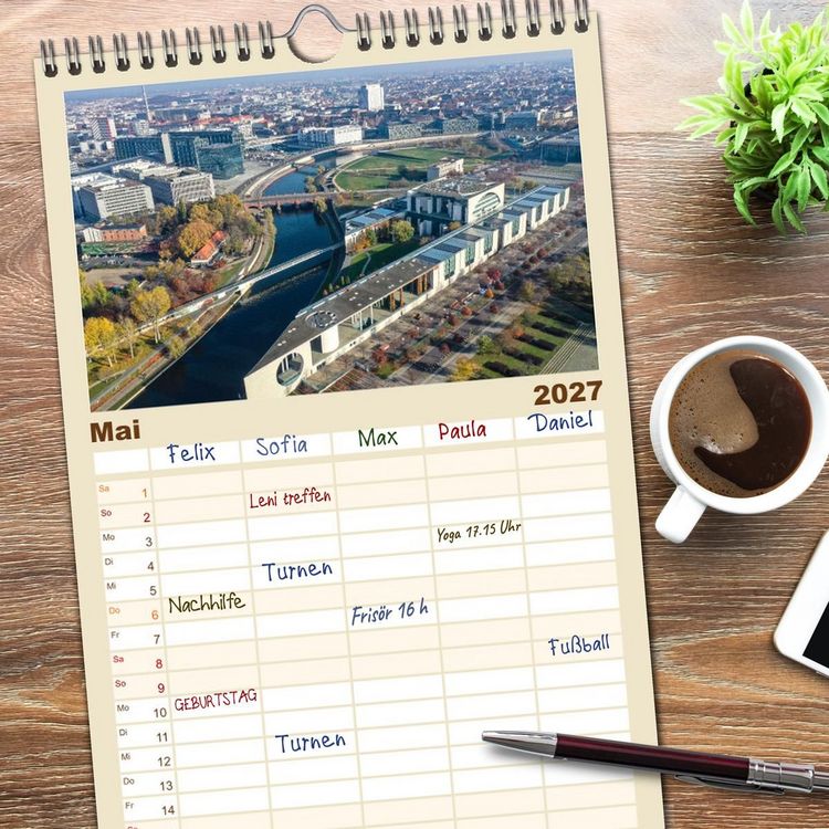 Produktbild: Familienplaner 2027 - Berlin - Reise durch die deutsche Geschichte mit 5 Spalten (Wandkalender, 21 x 45 cm) CALVENDO