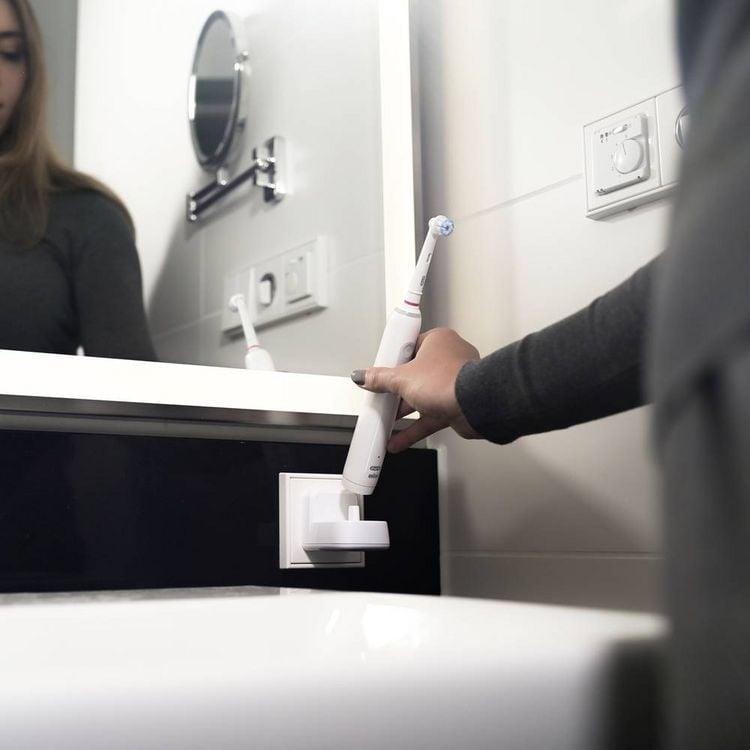 Produktbild: Proofvision TB Charge for Oral-B / Braun (ausgenommen iO & Pulsonic Serie) Ladeger&auml;t f&uuml;r elektrische Zahnb&uuml;rste 1 St. Wei&szlig;