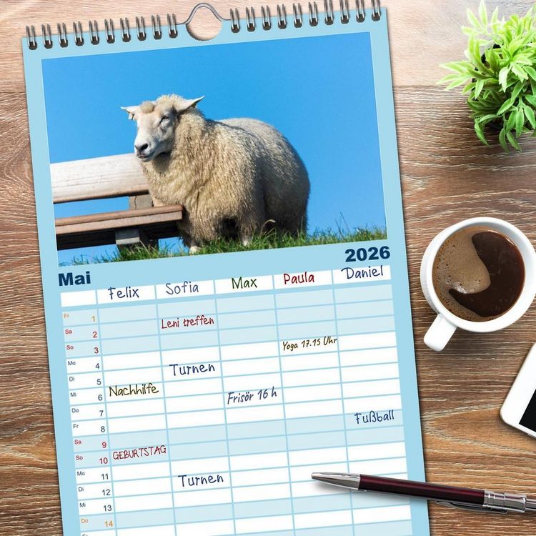 Produktbild: Familienplaner 2026 - Gr&uuml;&szlig;e von Pellworm mit 5 Spalten (Wandkalender, 21 x 45 cm) CALVENDO