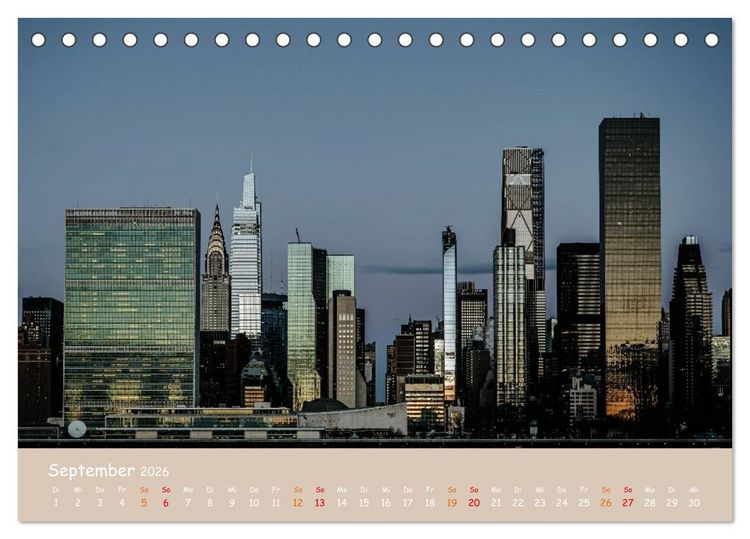 Produktbild: City Lights &ndash; New York im Fokus (Tischkalender 2026 DIN A5 quer), CALVENDO Monatskalender