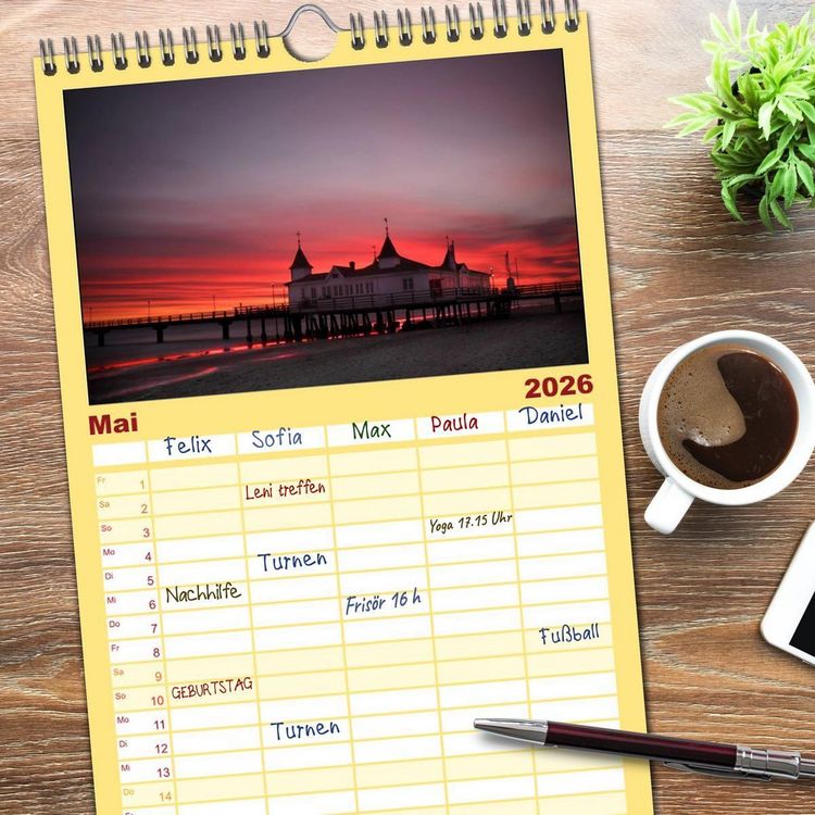 Produktbild: Familienplaner 2026 - Usedom 2026 Rendezvous zwischen Ahlbeck und Heringsdorf mit 5 Spalten (Wandkalender, 21 x 45 cm) CALVENDO