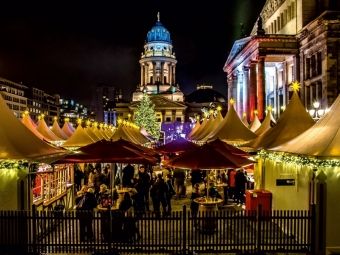 Produktbild: CALVENDO Puzzle Weihnachtsmarkt auf dem Gendarmenmarkt | 1000 Teile Lege-Gr&ouml;&szlig;e 64x48cm Foto-Puzzle f&uuml;r gl&uuml;ckliche Stunden