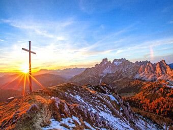 Produktbild: CALVENDO Puzzle Gipfelkreuz im Sonnenlicht | 1000 Teile Lege-Gr&ouml;&szlig;e 64x48cm Foto-Puzzle f&uuml;r gl&uuml;ckliche Stunden