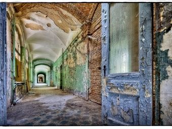 Produktbild: CALVENDO Puzzle Ein Motiv aus dem Kalender Stille Orte Beelitz | 1000 Teile Lege-Gr&ouml;&szlig;e 64x48cm Foto-Puzzle f&uuml;r gl&uuml;ckliche Stunden
