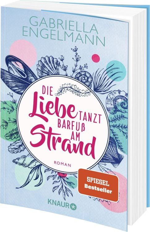 Die Liebe tanzt barfuß am Strand