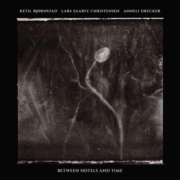 Produktbild: Between Hotels and Time