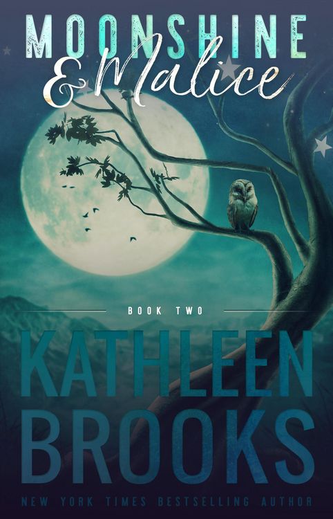 Produktbild: Moonshine & Malice (Moonshine Hollow, #2)