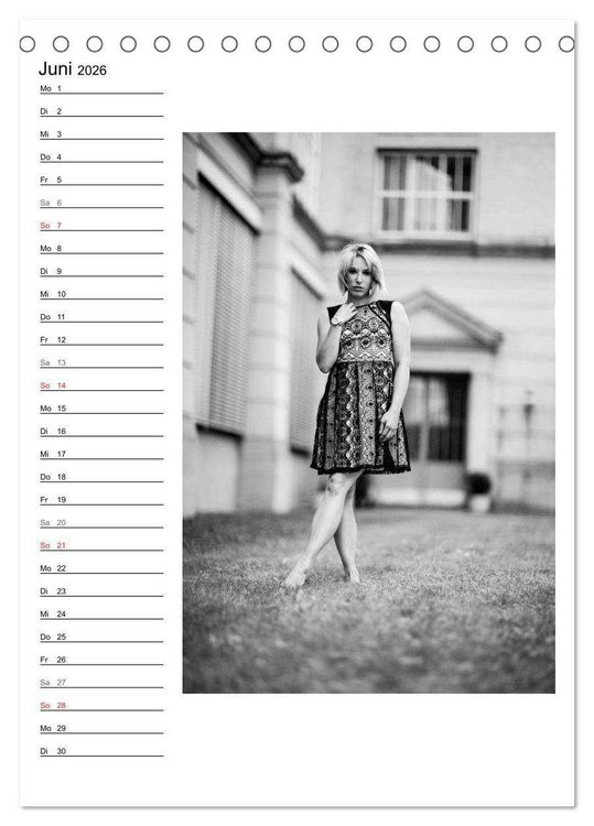 Produktbild: Mode in schwarz und wei&szlig; (Tischkalender 2026 DIN A5 hoch), CALVENDO Monatskalender