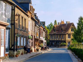 Produktbild: CALVENDO Puzzle Fachwerkh&auml;user in Beuvron-en-Auge im Pays d'Auge | 1000 Teile Lege-Gr&ouml;&szlig;e 64x48cm Foto-Puzzle f&uuml;r gl&uuml;ckliche Stunden