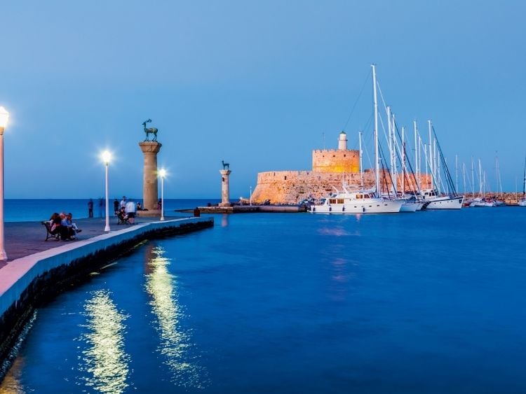 Produktbild: Mandraki-Hafen in der Stadt Rhodos auf der Insel Rhodos (Puzzle)
