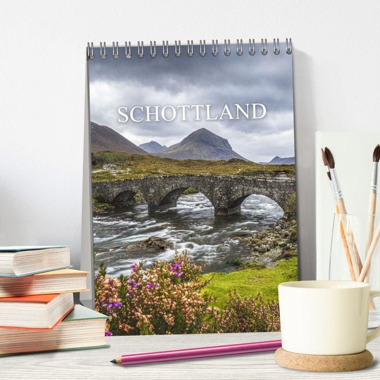 Produktbild: Schottland - Isle of Skye & Umgebung (Tischkalender 2027 DIN A5 hoch), CALVENDO Monatskalender