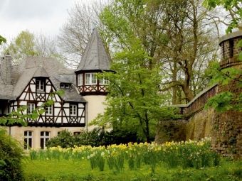 Produktbild: CALVENDO Puzzle Schloss Eller, Nebengeb&auml;ude | 1000 Teile Lege-Gr&ouml;&szlig;e 64x48cm Foto-Puzzle f&uuml;r gl&uuml;ckliche Stunden