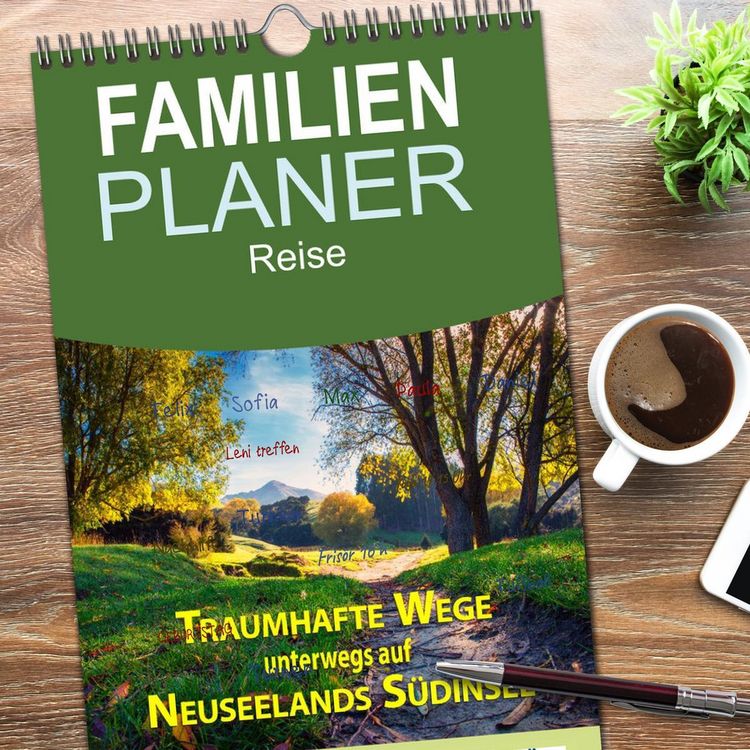 Produktbild: Familienplaner 2026 - Traumhafte Wege - Unterwegs auf Neuseelands S&uuml;dinsel mit 5 Spalten (Wandkalender, 21 x 45 cm) CALVENDO