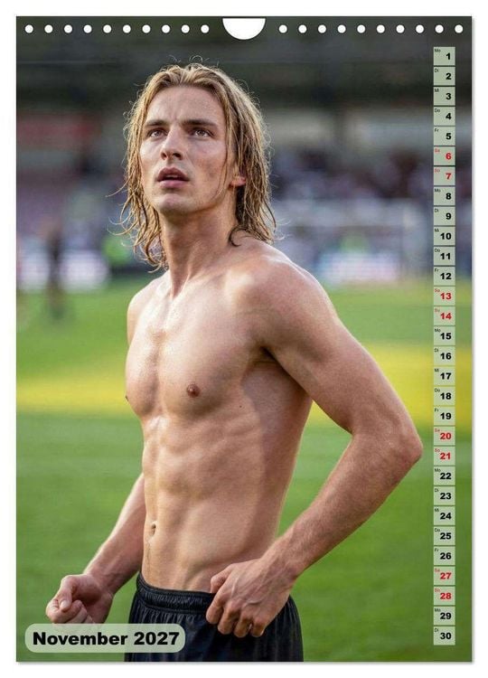Produktbild: Nachspielzeit - Athletische Fu&szlig;baller - sinnlich und intensiv (Wandkalender 2027 DIN A4 hoch), CALVENDO Monatskalender