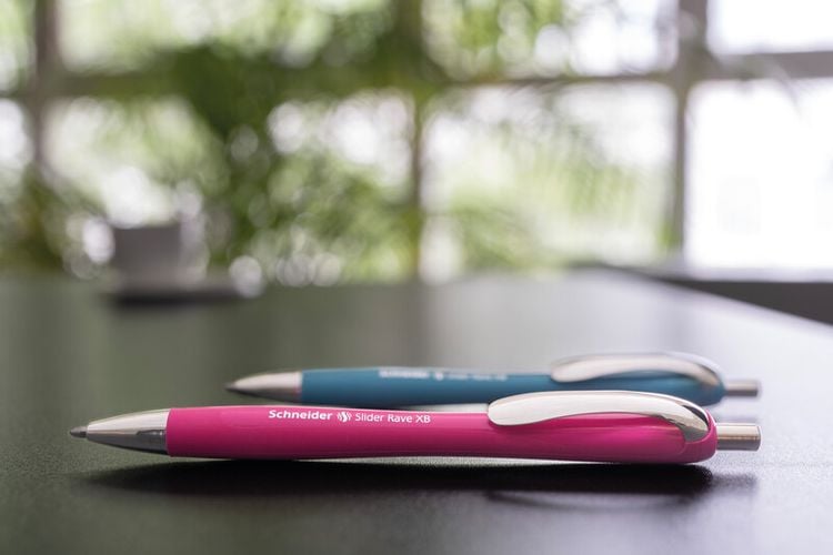 Produktbild: Schneider Kugelschreiber Slider Rave power pink, Mine Slider 755 XB blau