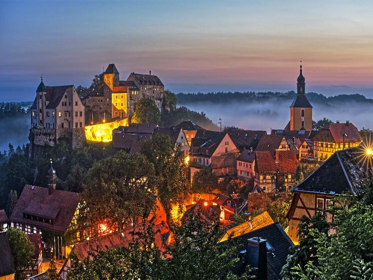 Produktbild: CALVENDO Puzzle Ein Motiv aus dem Kalender Die Burg Hohnstein im Licht der vier Jahreszeiten | 1000 Teile Lege-Gr&ouml;&szlig;e 64x48cm Foto-Puzzle f&uuml;r gl&uuml;cklich