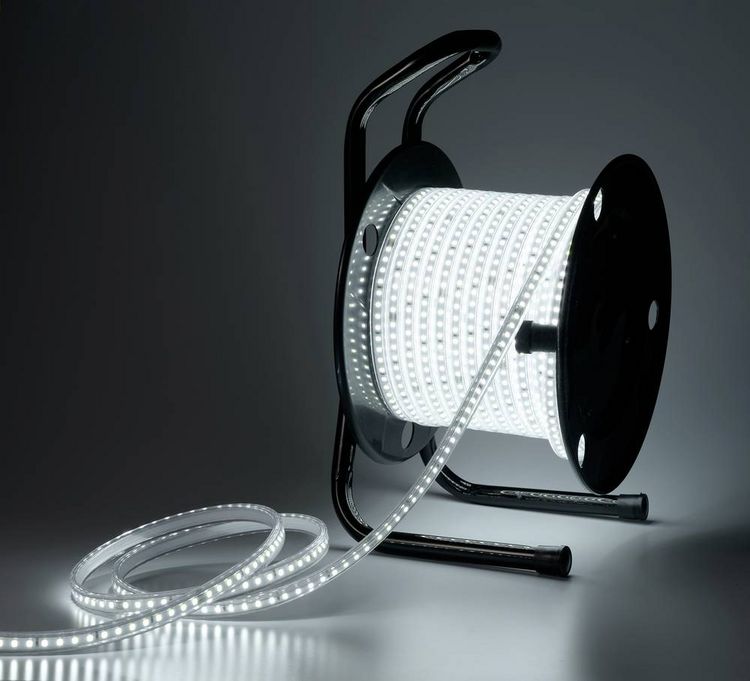 Produktbild: Sygonix SY-6700426 LED-Streifen mit Stecker 230 V/AC 25m Kaltwei&szlig; 1St.