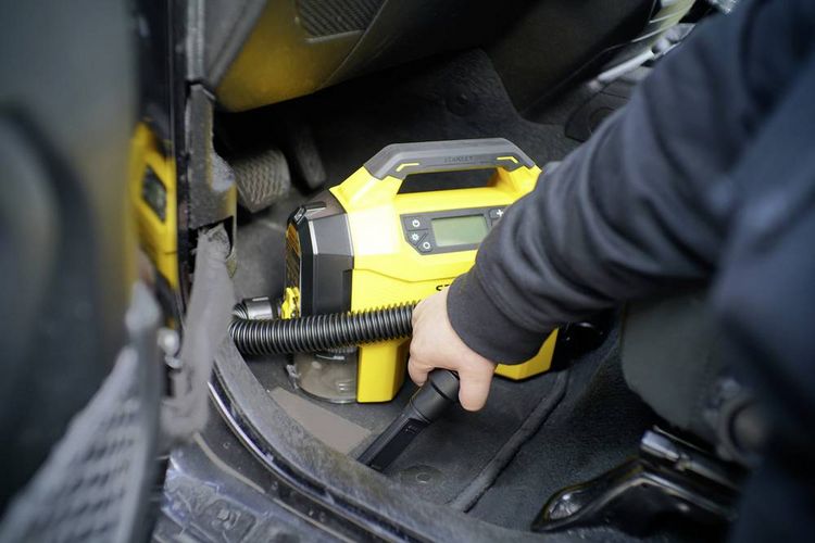 Produktbild: STANLEY SXVI02001 Akku-Kompressor 10 bar 12V Adapter zum Betrieb per Kabel, Digitales Display