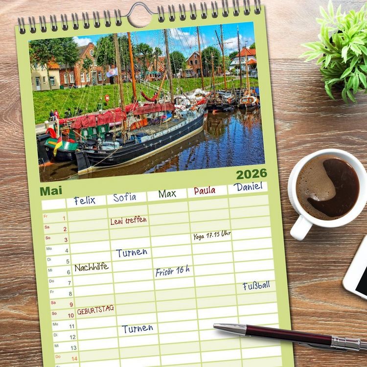 Produktbild: Familienplaner 2026 - Reise an die Nordsee - Carolinensiel mit 5 Spalten (Wandkalender, 21 x 45 cm) CALVENDO