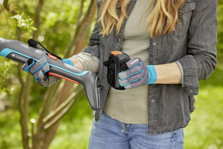 Produktbild: GARDENA 14772-55 EasyCut 110/18V P4A solo Astschere