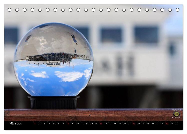 Produktbild: Glaskugel, Die Welt ist eine Kugel (Tischkalender 2026 DIN A5 quer), CALVENDO Monatskalender