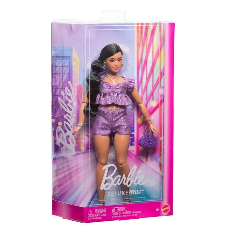 Produktbild: Barbie Deluxe Style-Modepuppe #8 in violettem Metallic-Top und funkelnden Shorts mit Accessoires