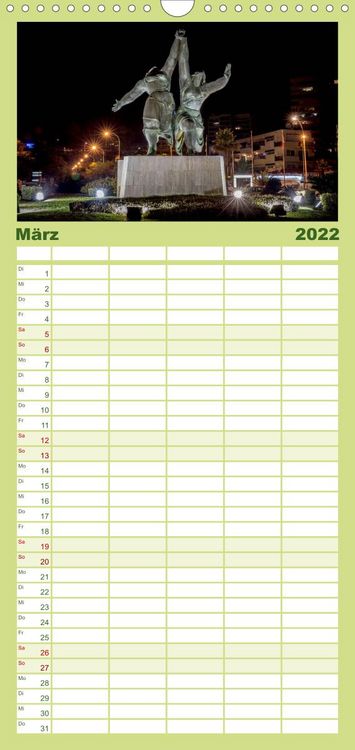 Produktbild: Familienplaner Andalusien - die Wiege vieler spanischer Traditione (Wandkalender 2022 , 21 cm x 45 cm, hoch)