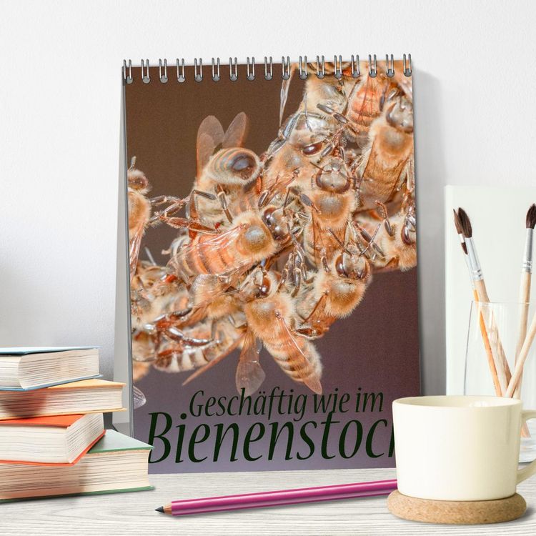 Produktbild: Gesch&auml;ftig wie im Bienenstock (Tischkalender 2026 DIN A5 hoch), CALVENDO Monatskalender