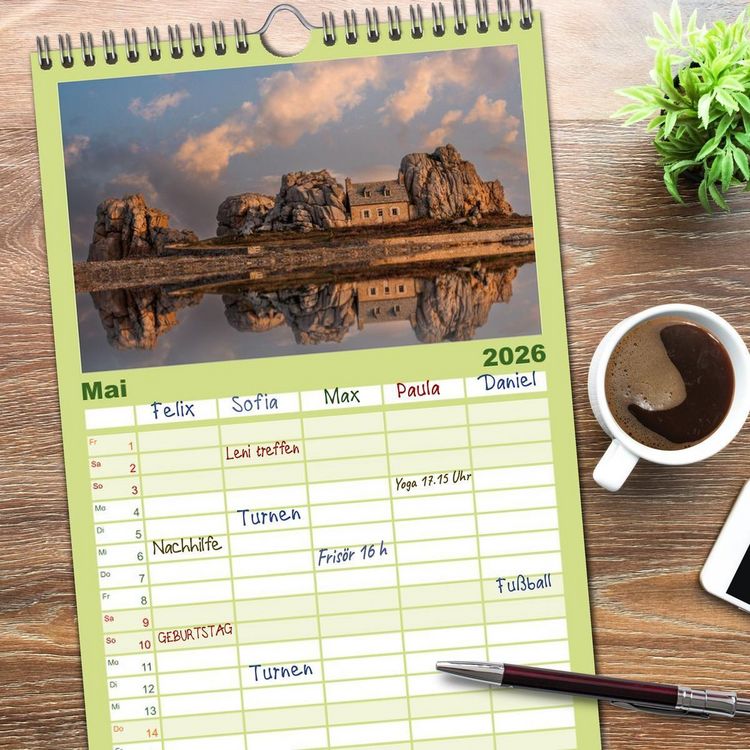Produktbild: Familienplaner 2026 - Wilde Bretagne mit 5 Spalten (Wandkalender, 21 x 45 cm) CALVENDO