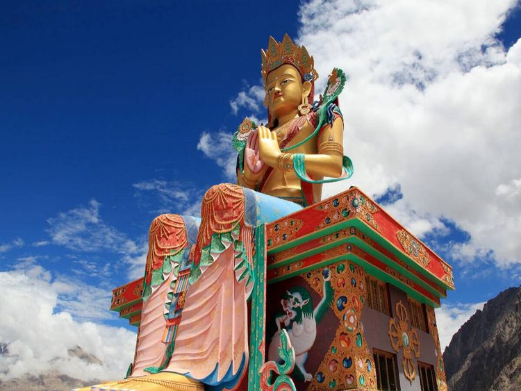Produktbild: CALVENDO Puzzle Maitreya Buddhastatue / Diskit / Nubra Valley | 1000 Teile Lege-Gr&ouml;&szlig;e 64x48cm Foto-Puzzle f&uuml;r gl&uuml;ckliche Stunden