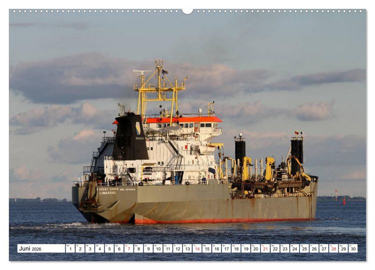 Produktbild: Dicke P&ouml;tte im Hafen und auf gro&szlig;er Fahrt (hochwertiger Premium Wandkalender 2026 DIN A2 quer), Kunstdruck in Hochglanz