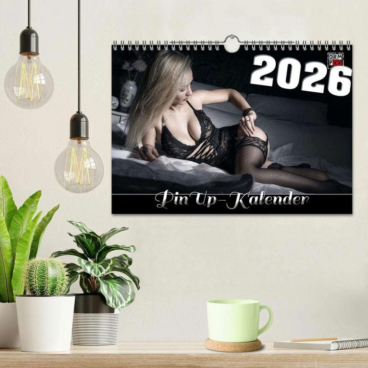 Produktbild: PinUp-Kalender 2026 (Wandkalender 2026 DIN A4 quer), CALVENDO Monatskalender