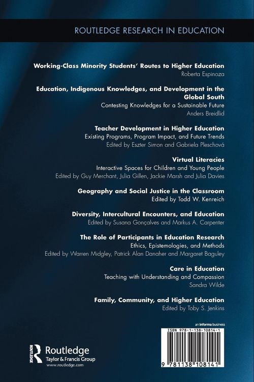 Produktbild: Family, Community, and Higher Education