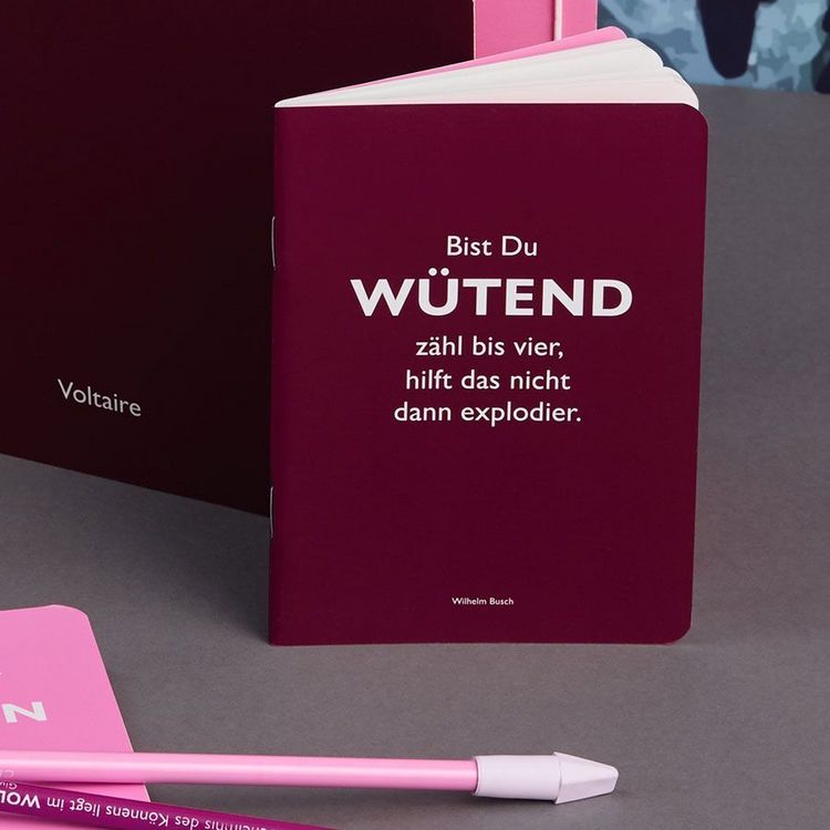 Produktbild: Heft A6 kariert, "Bist Du w&uuml;tend z&auml;hl bis vier, hilft das nicht, dann explodier." (Wilhelm Busch)