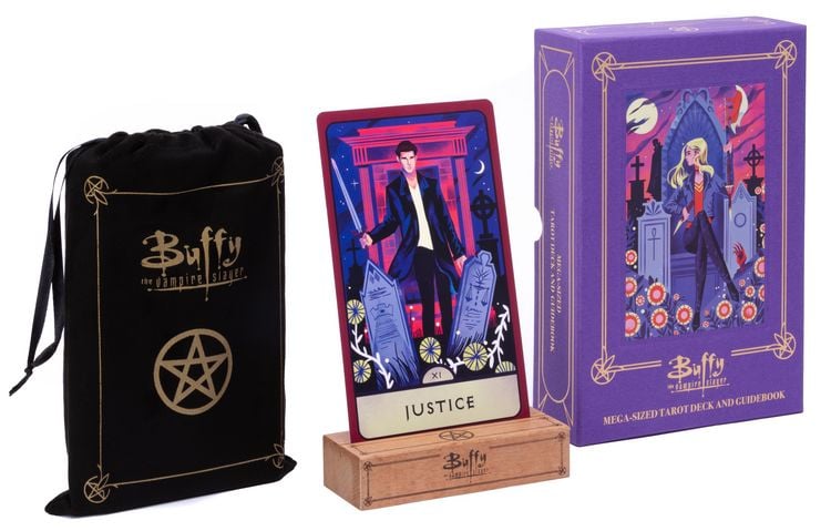 Produktbild: Buffy the Vampire Slayer Mega-Sized Tarot Deck and Guidebook