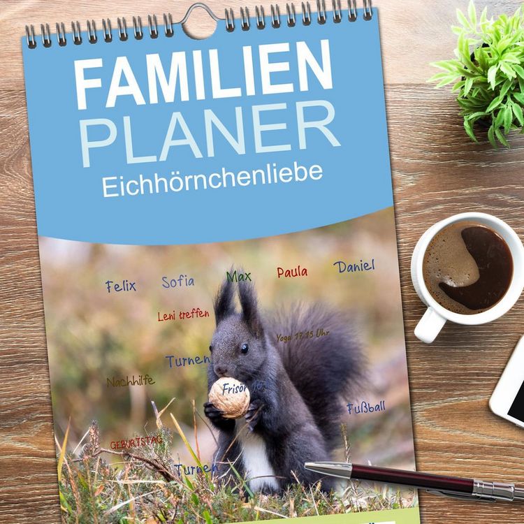 Produktbild: Familienplaner 2026 - Eichh&ouml;rnchenliebe mit 5 Spalten (Wandkalender, 21 x 45 cm) CALVENDO