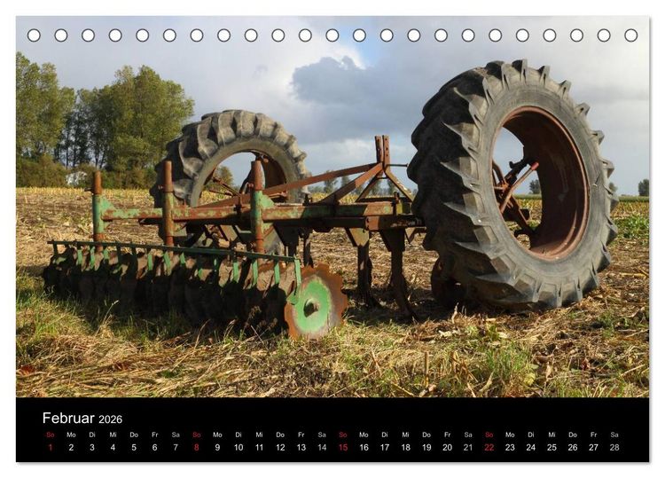 Produktbild: Trecker & Co. bei der Arbeit - Landwirtschaft in Ostfriesland (Tischkalender 2026 DIN A5 quer), CALVENDO Monatskalender