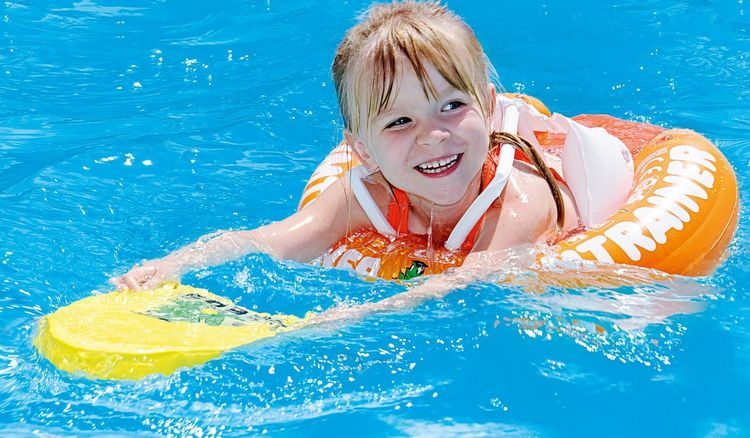 Produktbild: Freds 66666 - Freds Swim Board Schwimmbrett, gelb, 22x27x3cm