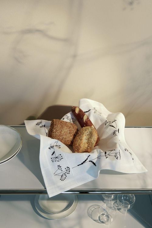 Produktbild: Stickpackung Gez&auml;hlter Kreuzstich, Brotdeckchen Gr&auml;ser