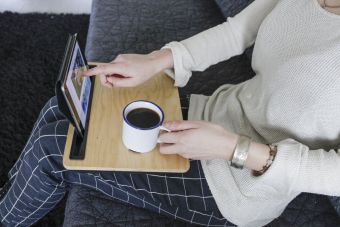 Produktbild: IBed Holzunterlage f&uuml;r Tablets